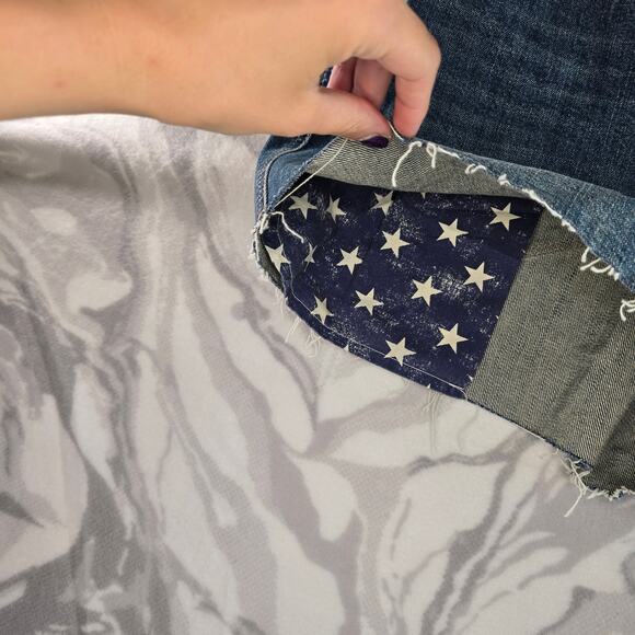 Old Navy Boyfriend Mid-Rise Women's Flag Shorts Size 14 - Picture 3 of 7